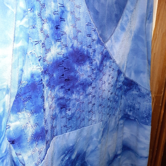 Clothes - Picture 2 of 6